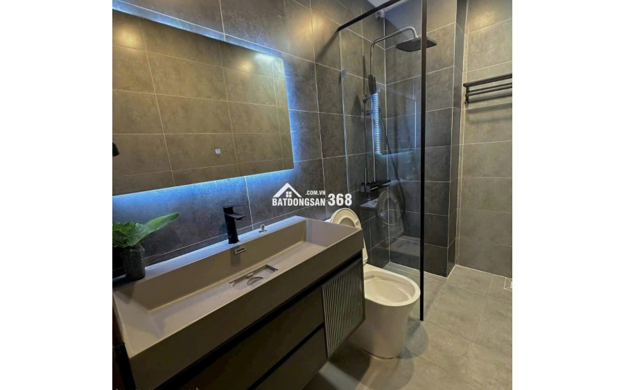 Tôi cho thuê Nhà VP, Nhà Hàng, KD, 94m2_ 5T; vỉa hè, Hoàng Quốc Việt-30 Tr